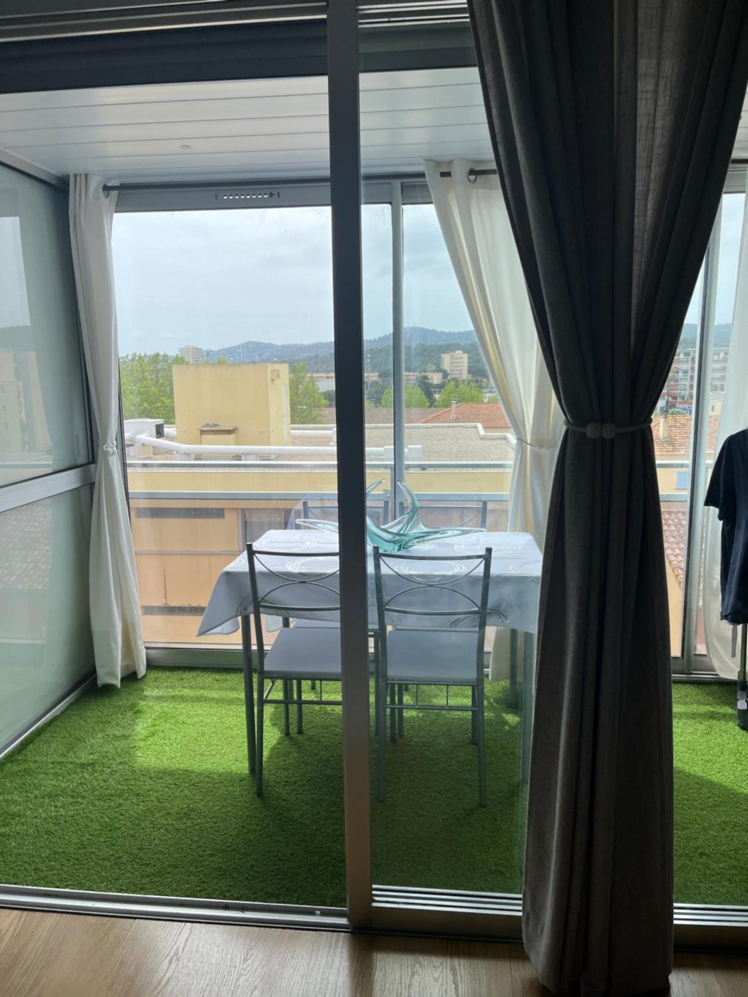 Joli Apartemo O Centro Le Lavandou Dış mekan fotoğraf