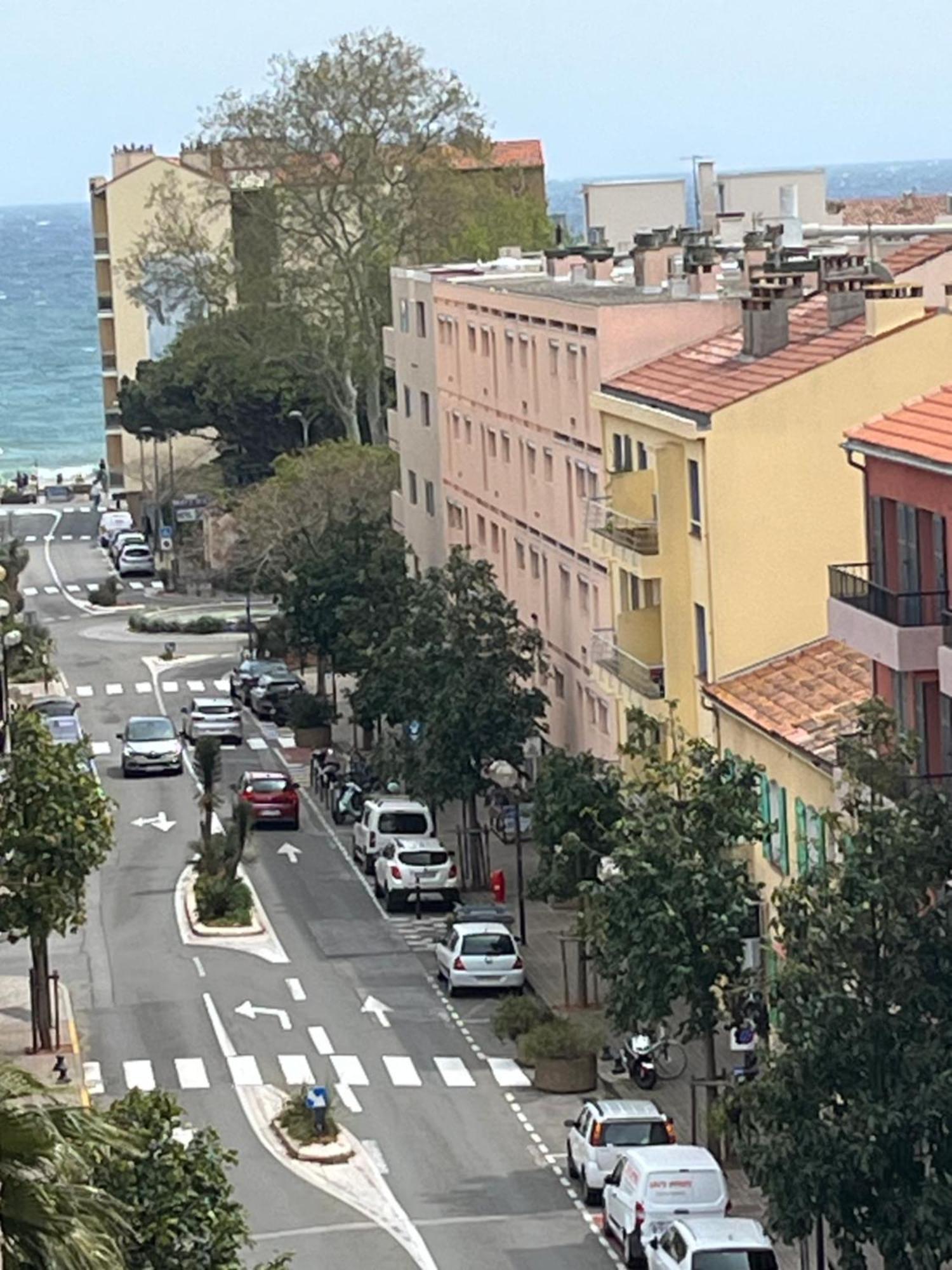 Joli Apartemo O Centro Le Lavandou Dış mekan fotoğraf